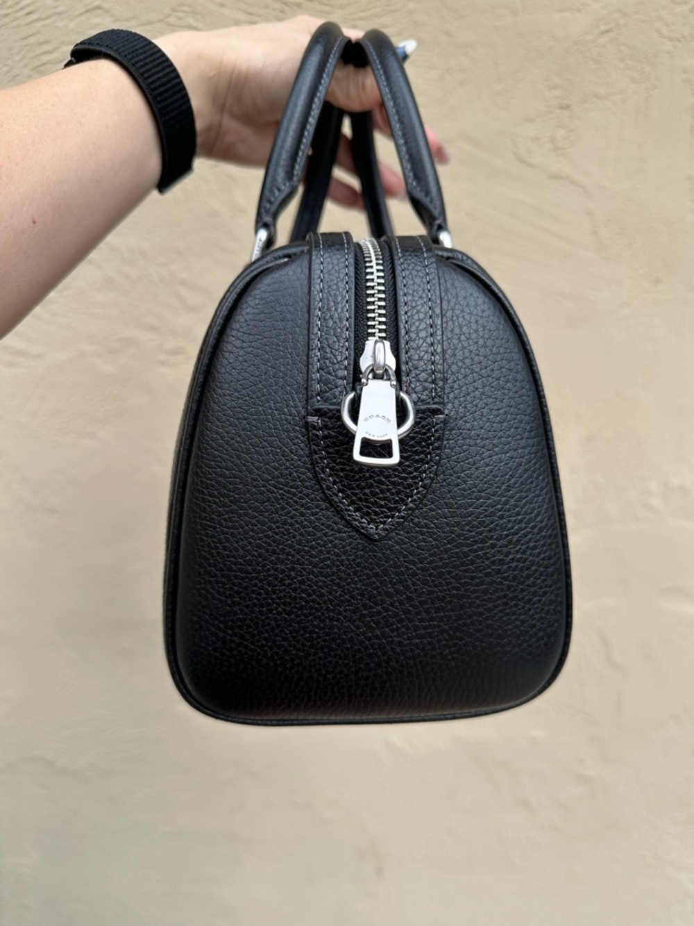 ♣️Coach Medium Black Pebbled Rowan Satchel Bag w/ Silver Hardware CV962♣️ - Picture 3 of 9